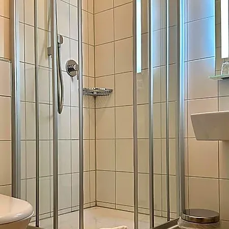 מלון Fischerstueberl 3*